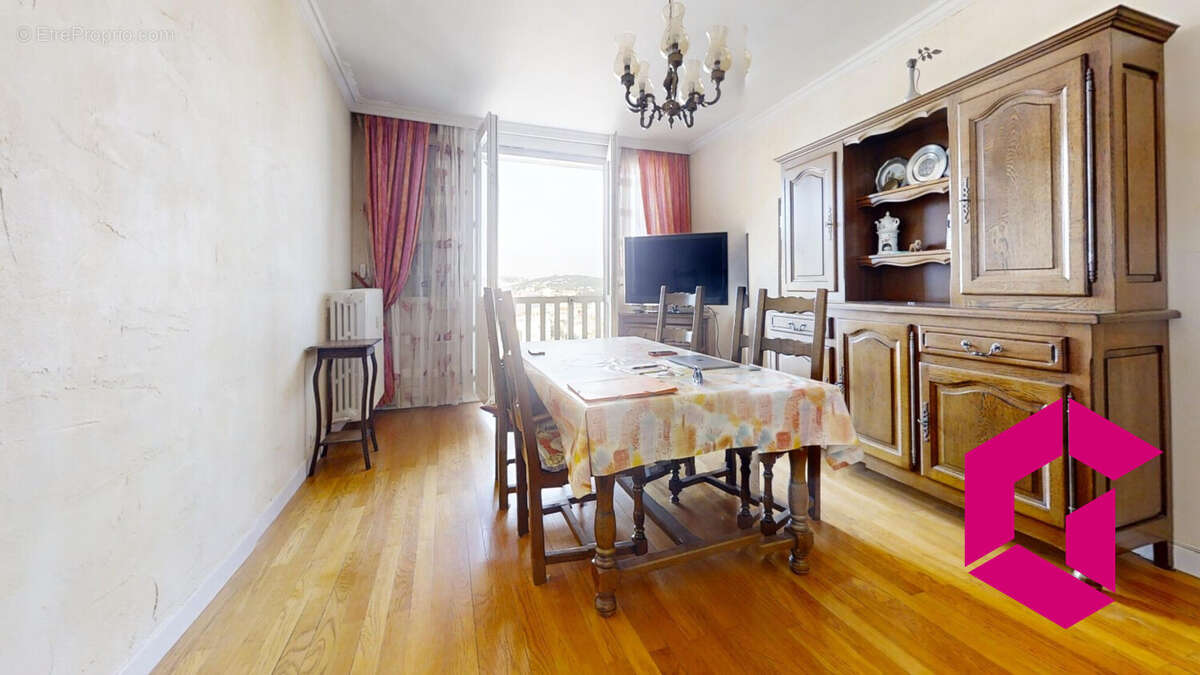 Appartement à SAINT-ETIENNE