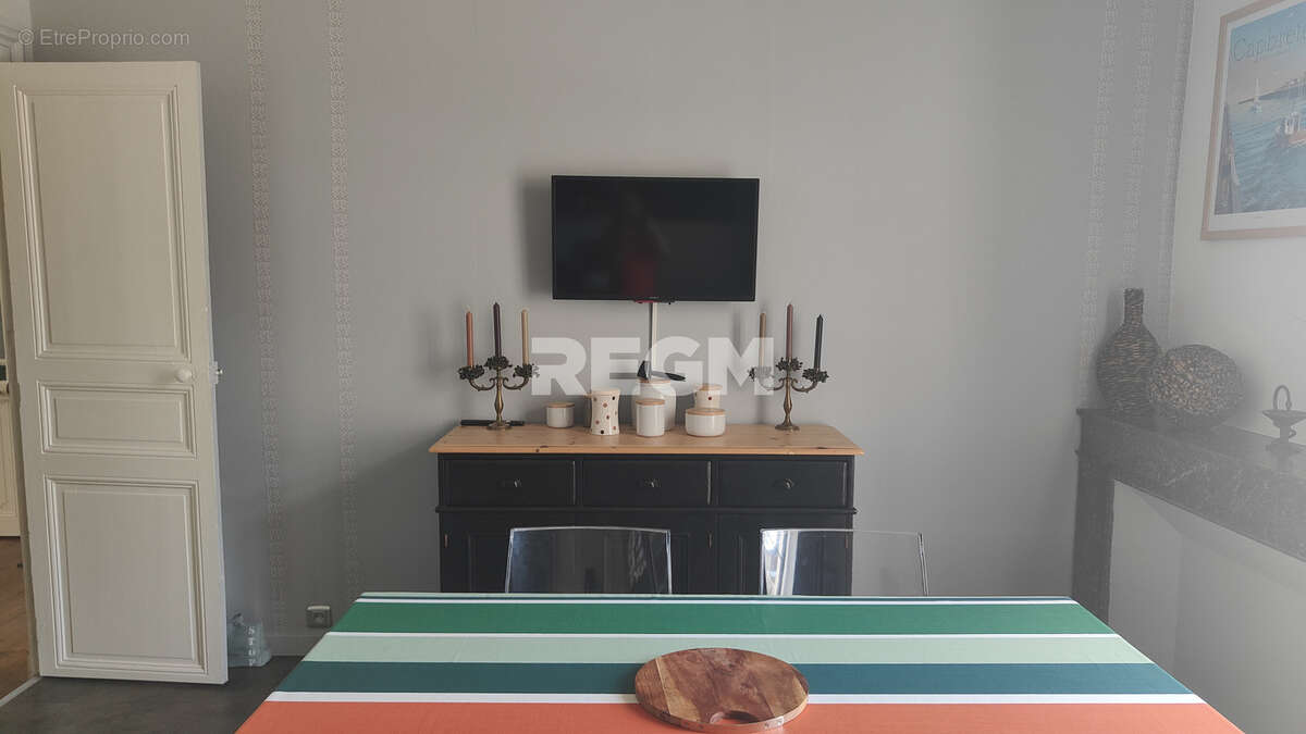PAU    Superbe appartement T4 entièrement rénové avec terrasse et vue Pyrénées - photo 9