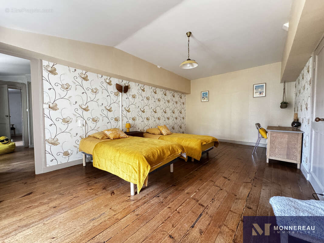 Maison à BAIGNES-SAINTE-RADEGONDE