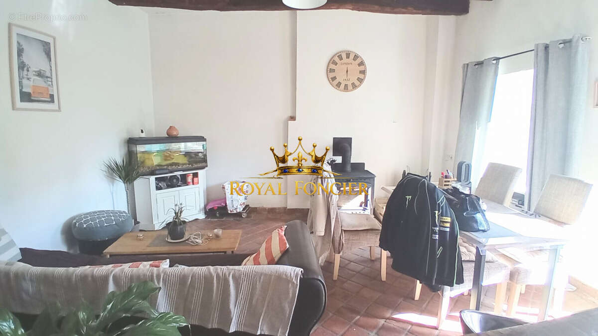 Maison 56 m² à Velleches  - photo 3