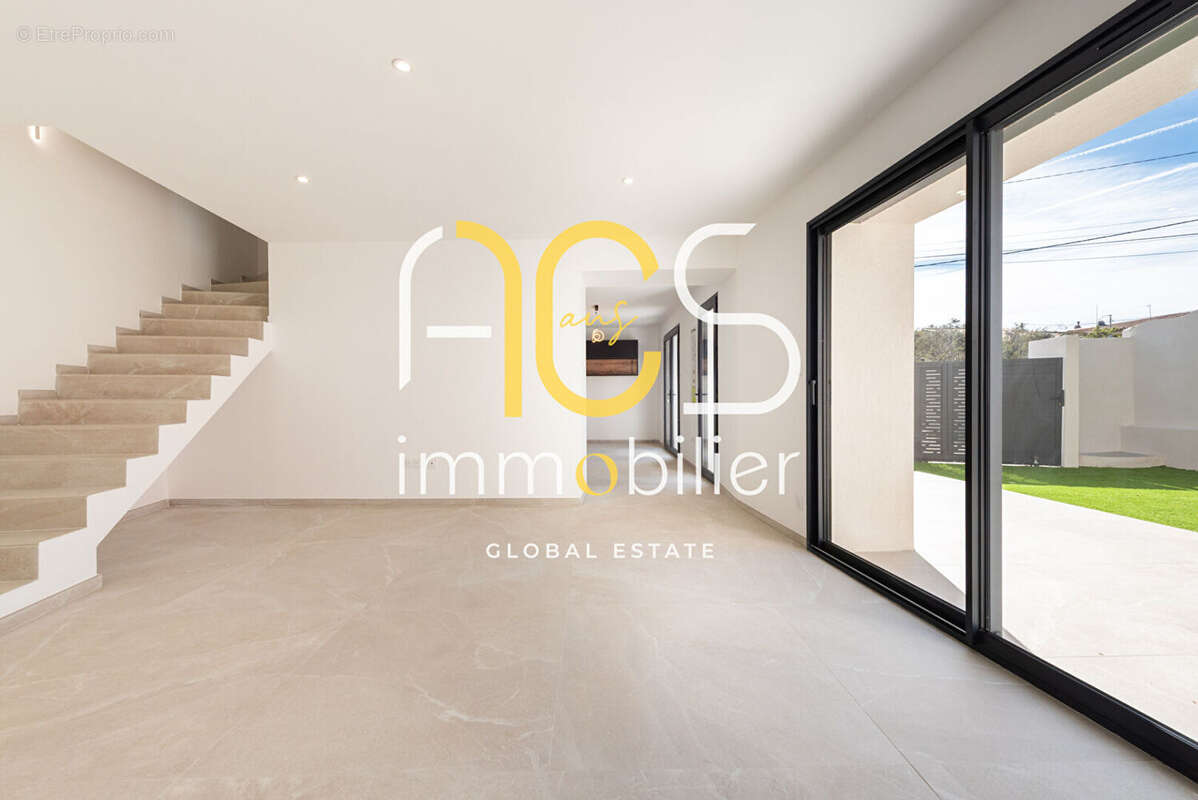 Maison à CHATEAUNEUF-LES-MARTIGUES