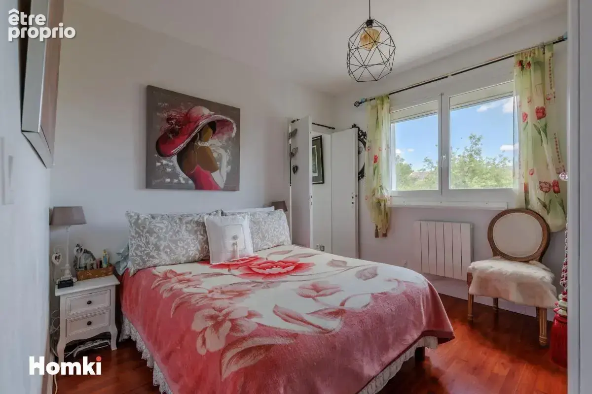 Appartement T5 de 108 m² à Saint-Symphorien-d'Ozon 69360, Avenue Robert Schumann avec jardin privatif et piscine - photo 10