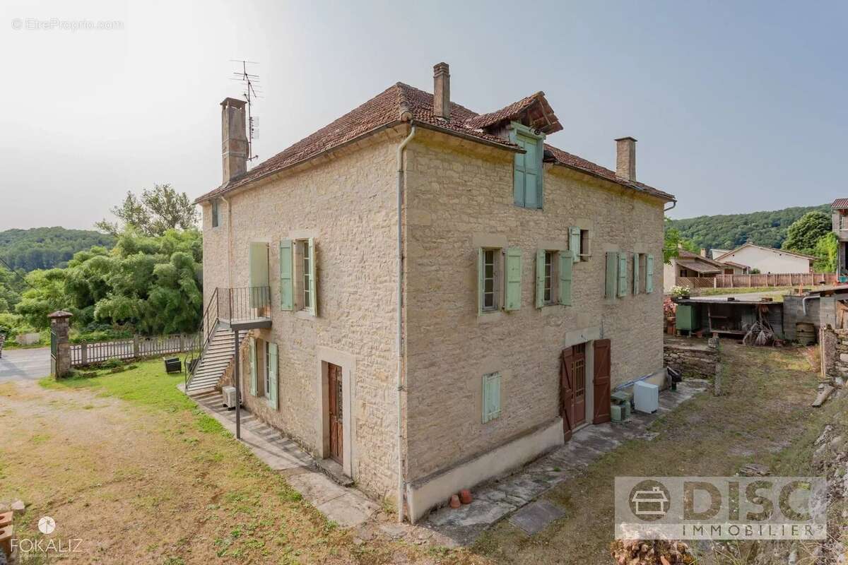 Belle et spacieuse maison de Maitre. - photo 2
