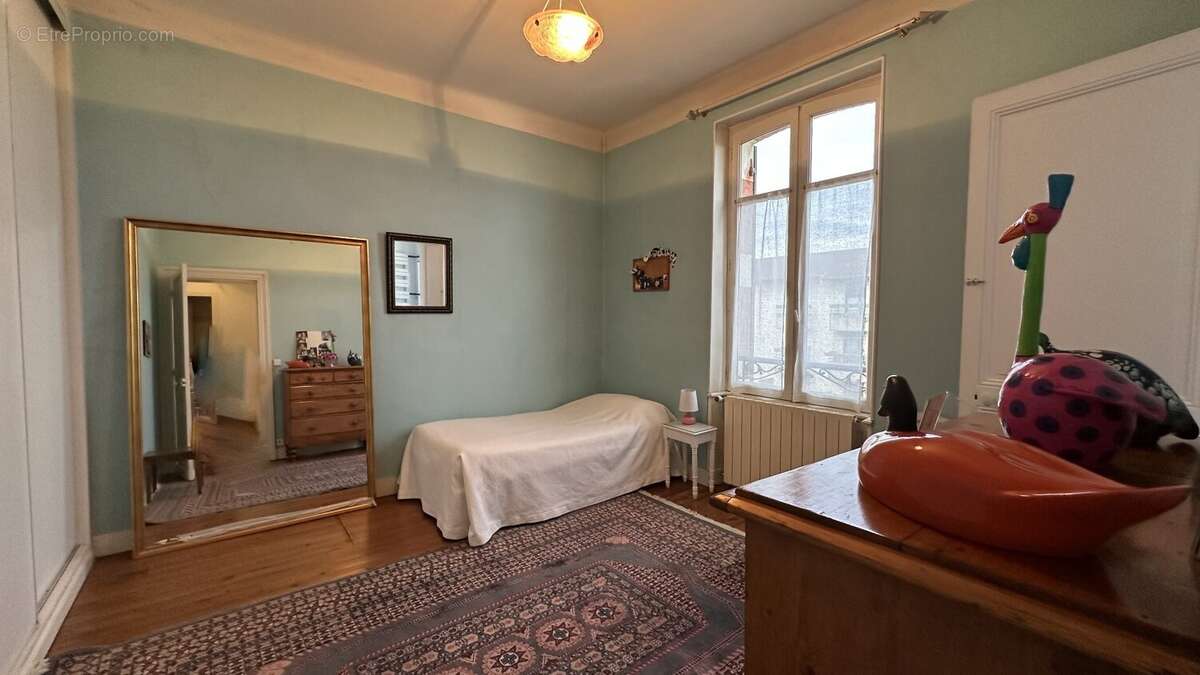 Maison de maitre de type t8 de 202 m2 avec piscine - photo 18