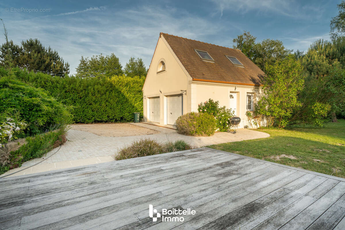 Maison à BUTHIERS