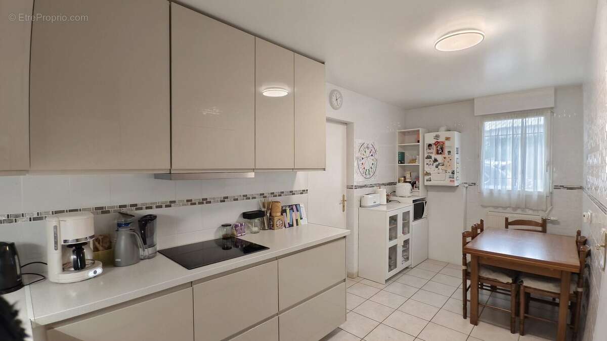 Cuisine 2 - Maison à CHAMPS-SUR-MARNE