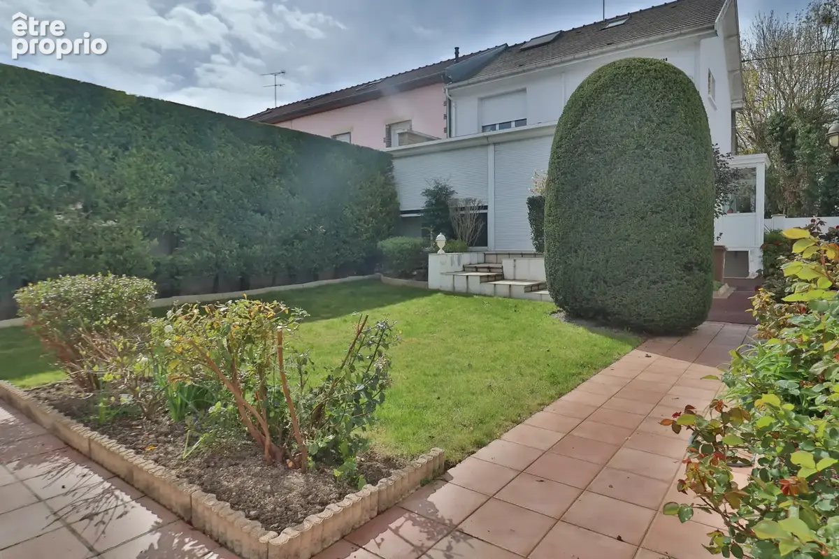 Ensemble immobilier à Sainte-Savine - photo 2