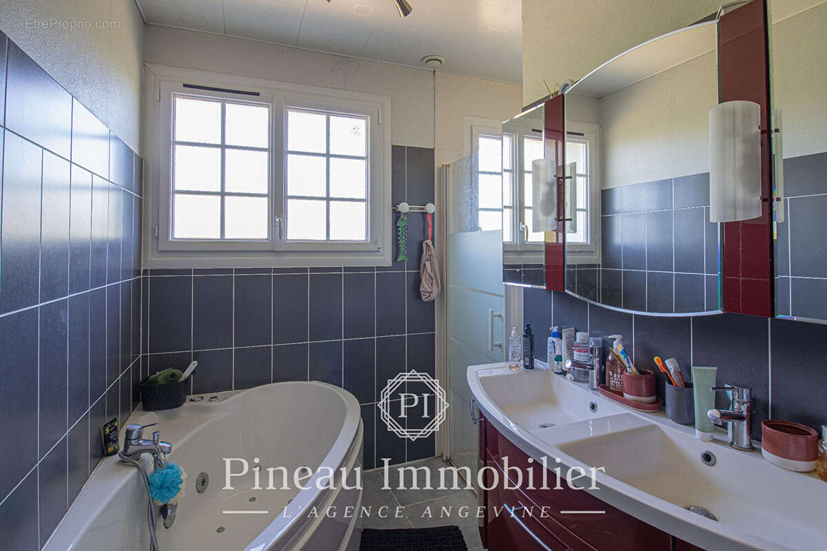 Maison à SAINT-SYLVAIN-D'ANJOU