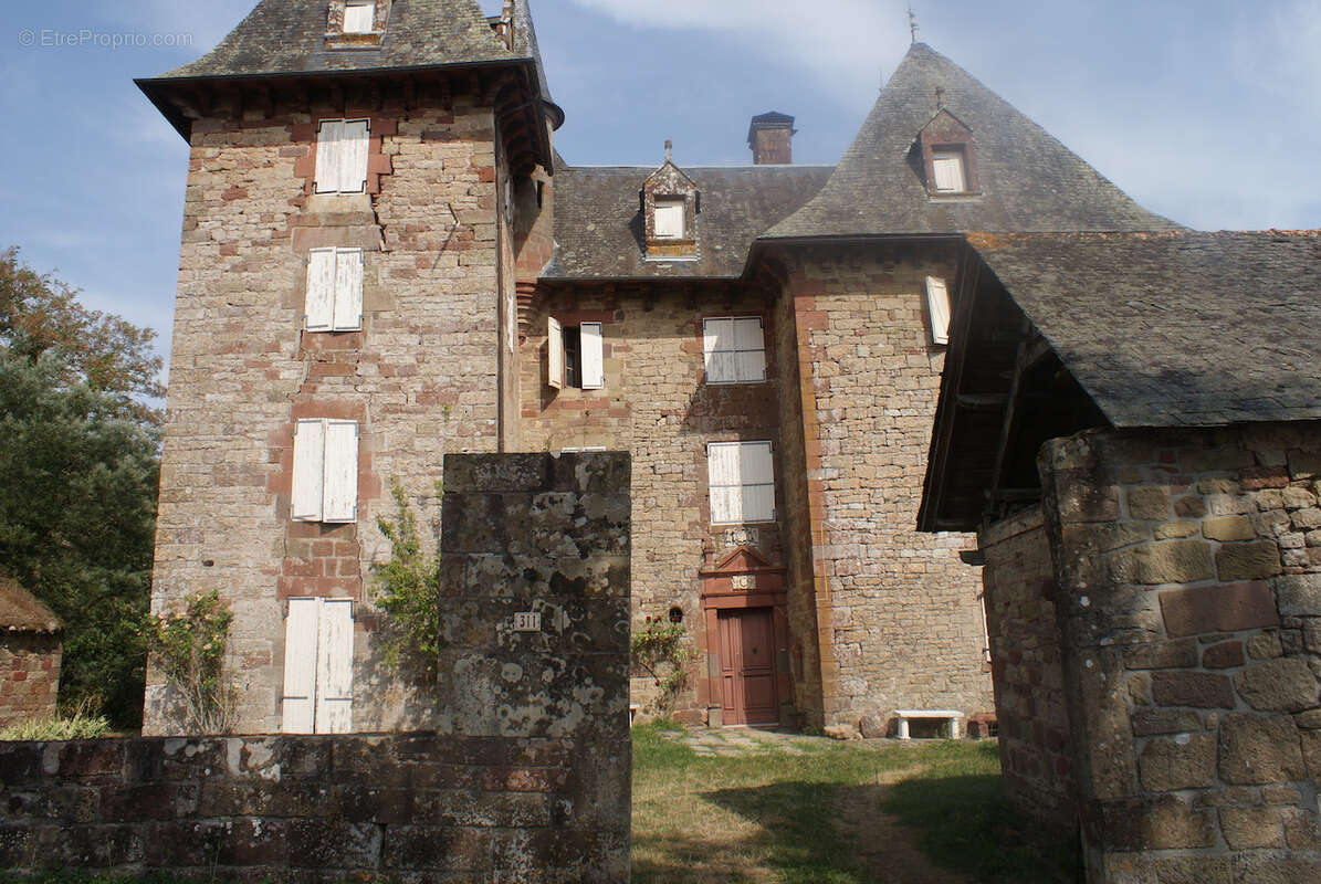 Chateau a renove sur terrain d'environ 10911m2 - photo 43