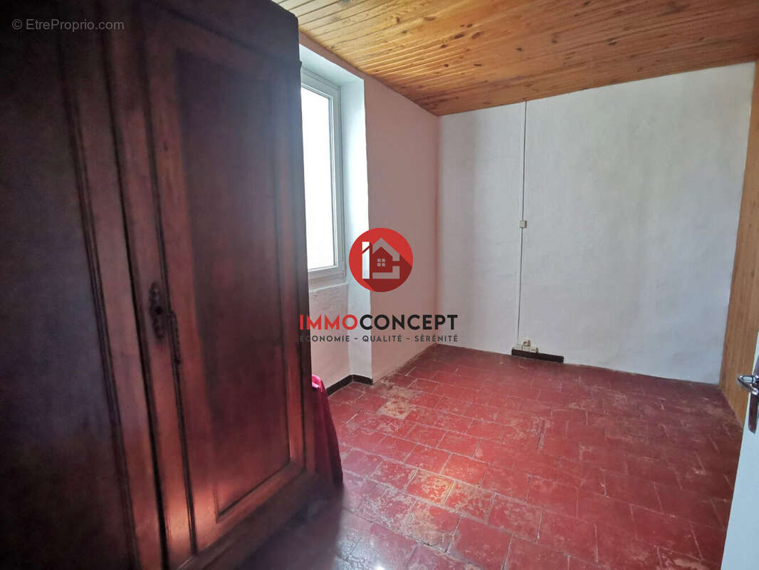 Maison à LAUDUN-L'ARDOISE