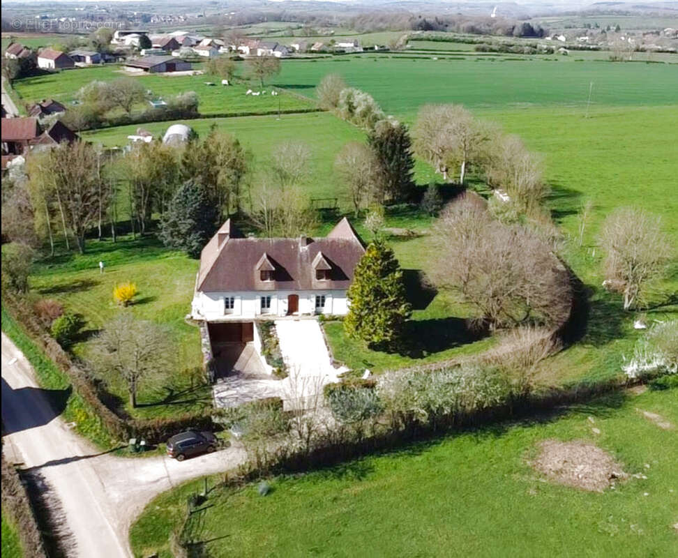 Maison à ARNAY-LE-DUC