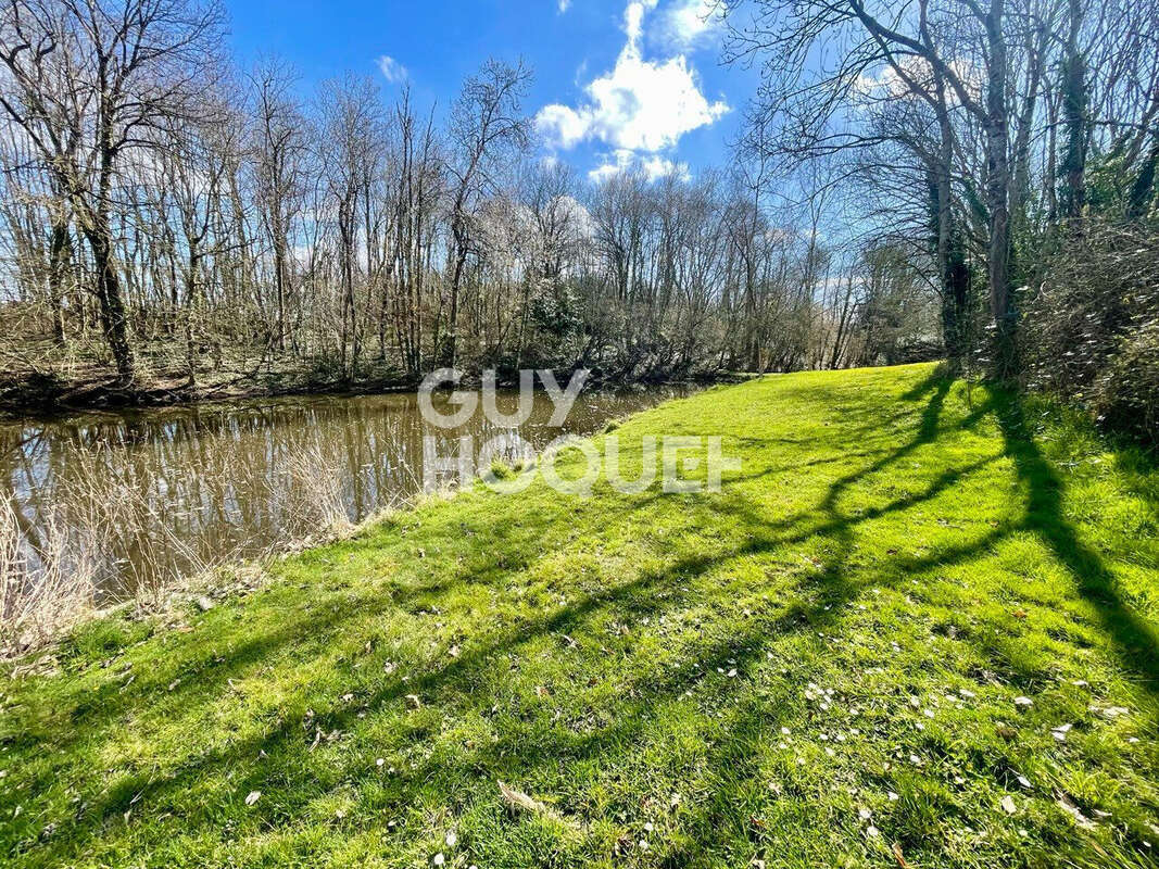 Terrain à ROZ-SUR-COUESNON