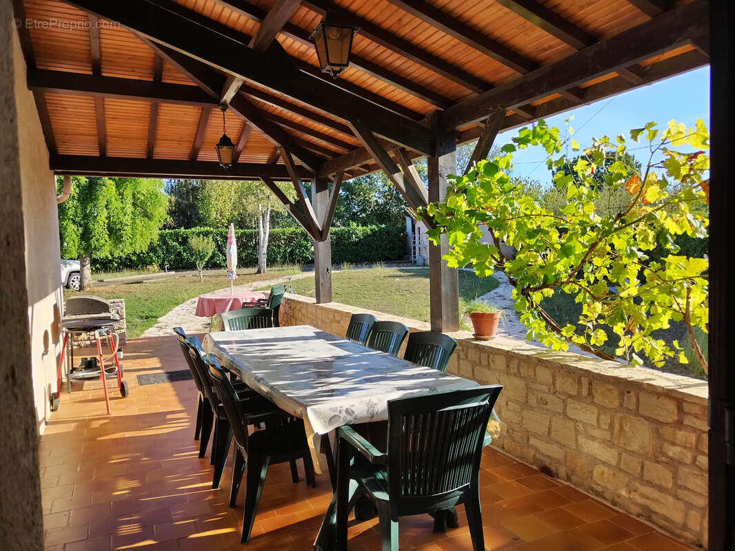 Grande maison semi enterree - photo 10