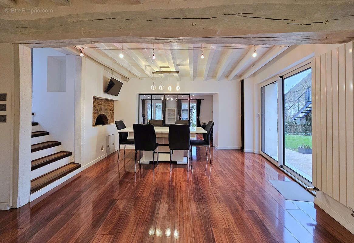 Maison à CRECY-LA-CHAPELLE