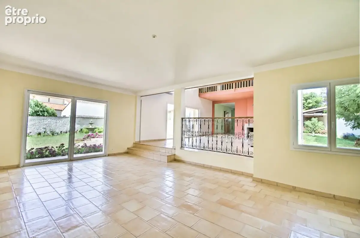 Maison à vendre de 217 m² au calme, sur plus de 2 100 m² de parcelle, à 7 min de Châtelaillon-Plage - photo 17