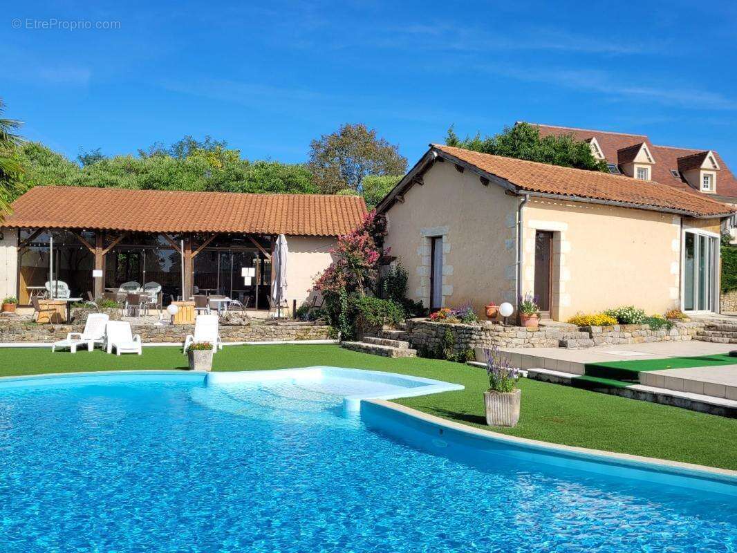 Maison à LISSAC-ET-MOURET