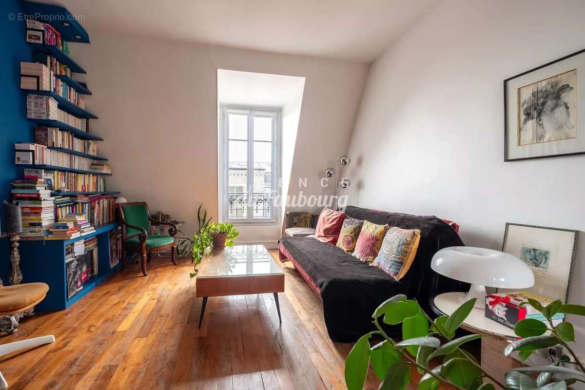 Appartement à PARIS-10E
