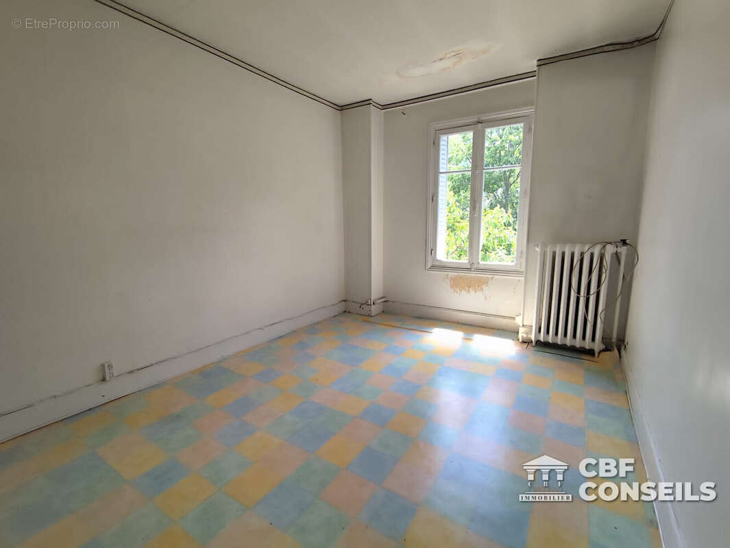 Maison 145 m² à Ebreuil  - photo 7