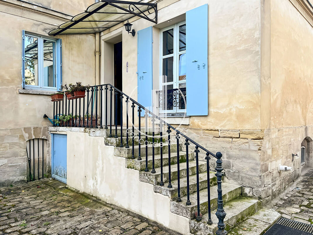 Maison à ASNIERES-SUR-SEINE