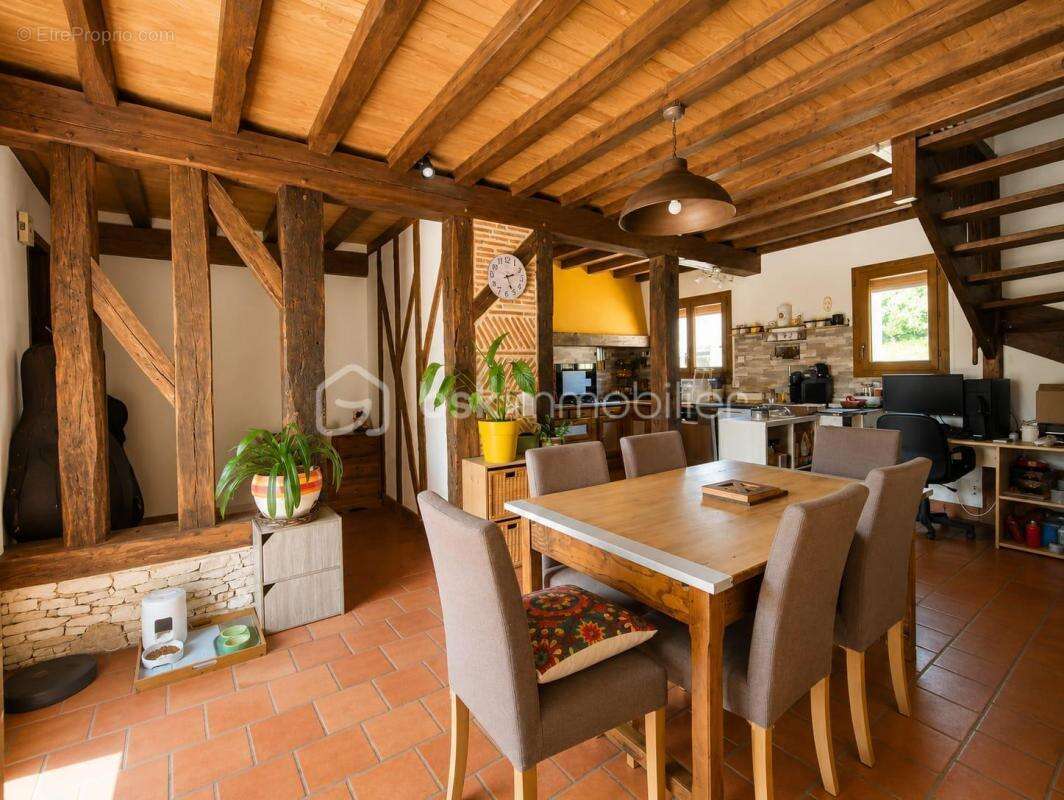 Maison de caractère avec deux habitations, piscine et 3 035 m² de terrain – Aux portes de Bergerac - photo 7