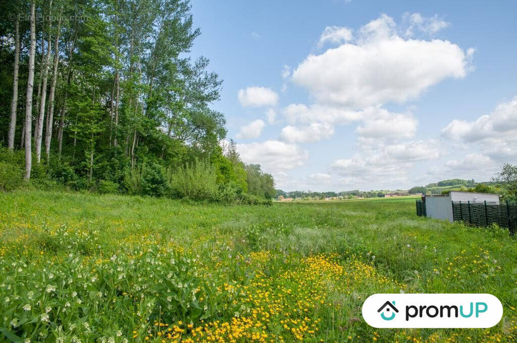 Terrain à CHIRY-OURSCAMP