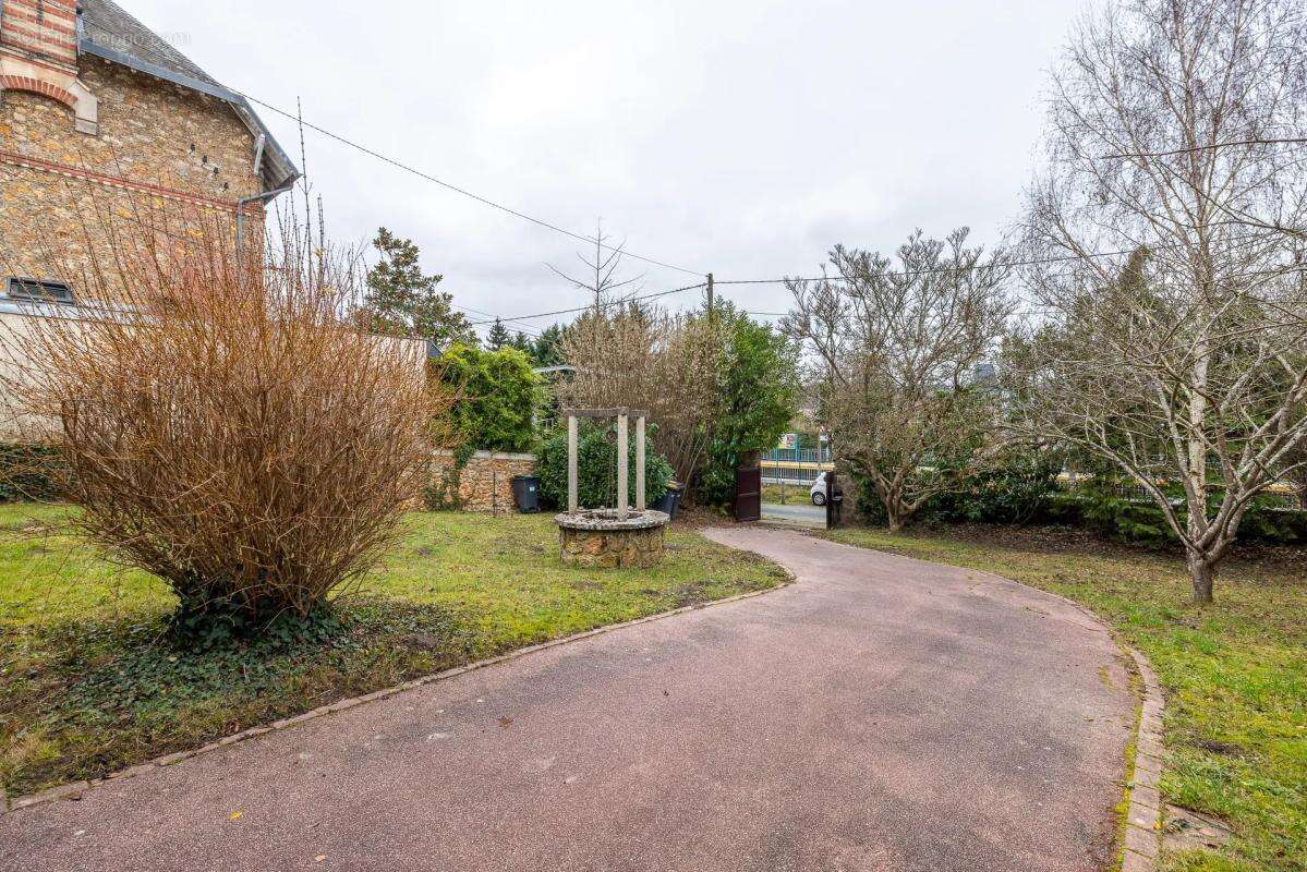 Maison à BURES-SUR-YVETTE