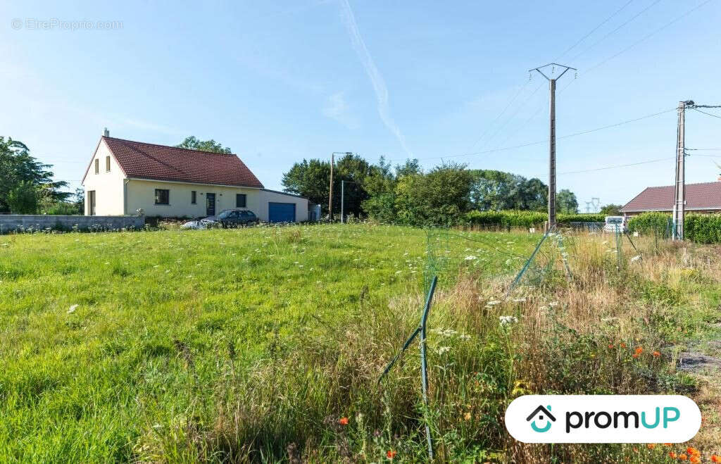 Terrain à MONCHY-AU-BOIS