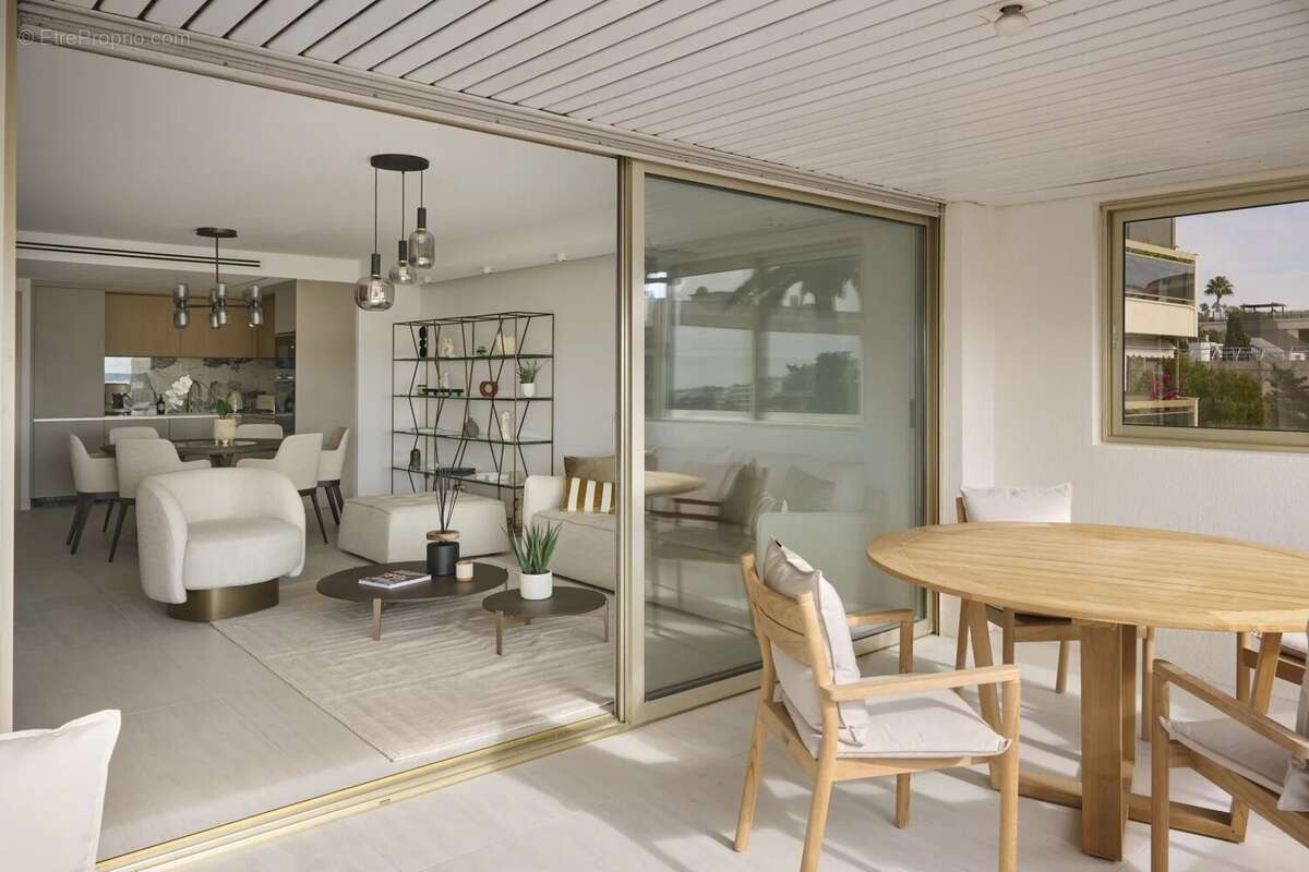 A vendre à Cannes Résidence de Standing - Vue Mer - Magnifique  4 pièces de 100 m² - photo 11
