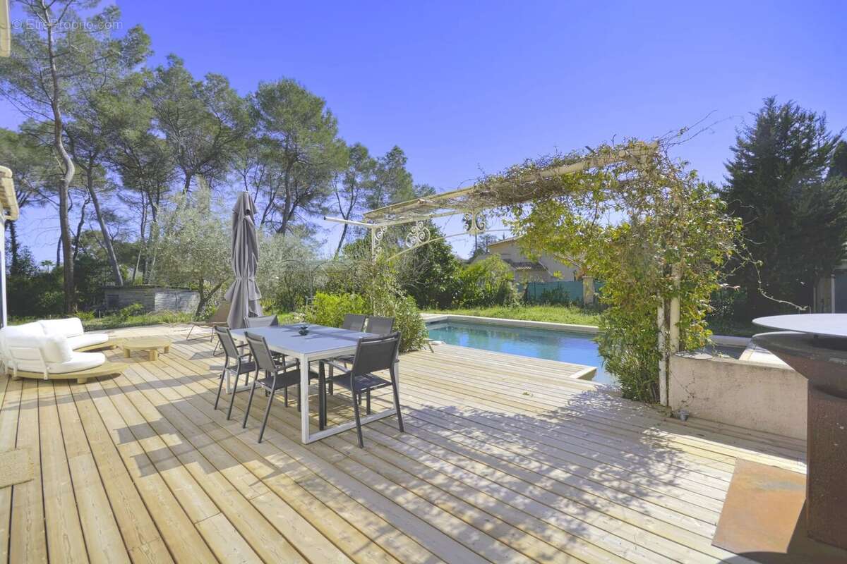 Maison à MOUGINS