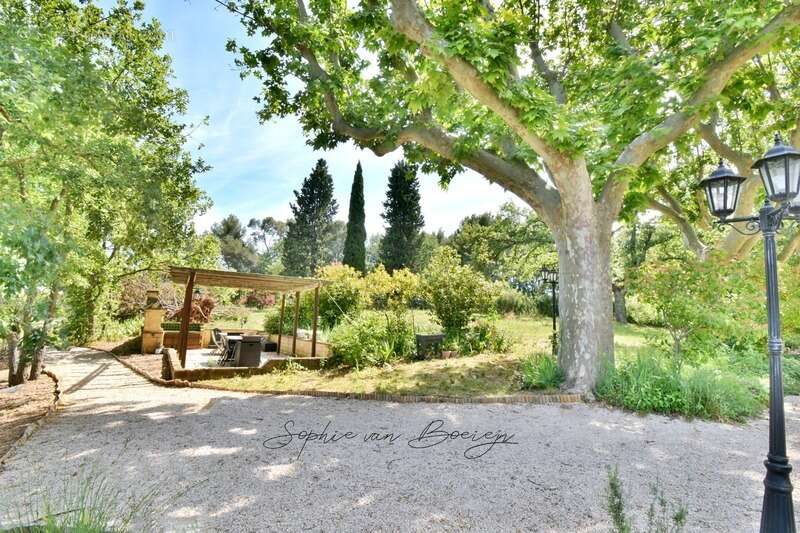 Appartement à vendre 5 pièces AIX EN PROVENCE (13) - 118 m², 3 chambres, un jardin privatif, dans parc de 5 000 m² - photo 25
