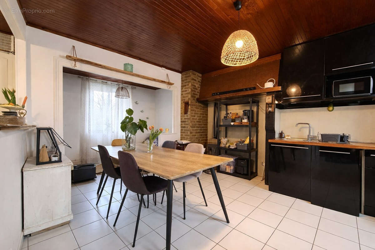 Maison à BESSE-ET-SAINT-ANASTAISE