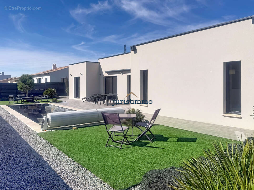 COUP DE COEUR ! Villa d’architecte contemporaine de 2023 avec piscine, garage et vue dégagée à 180o à Vaison-l - photo 20