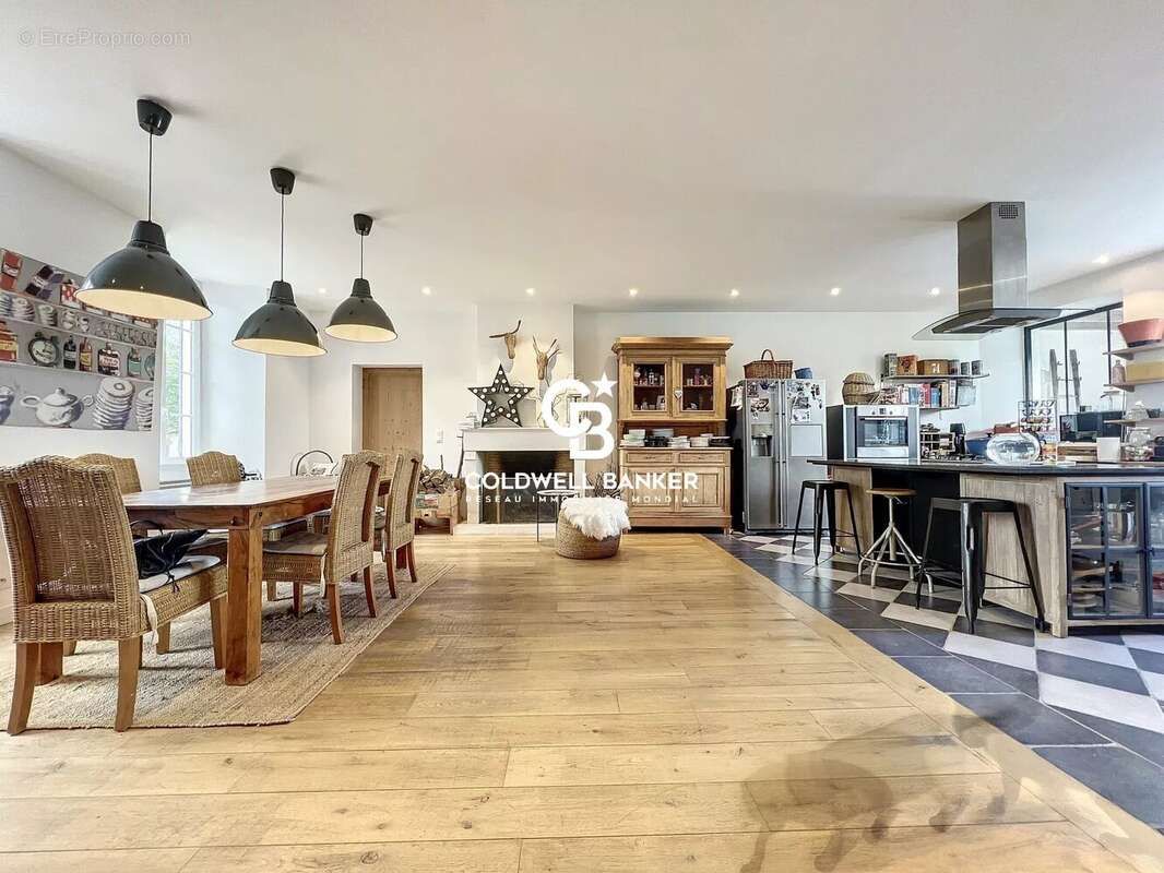 Maison à SAINTE-SOULLE