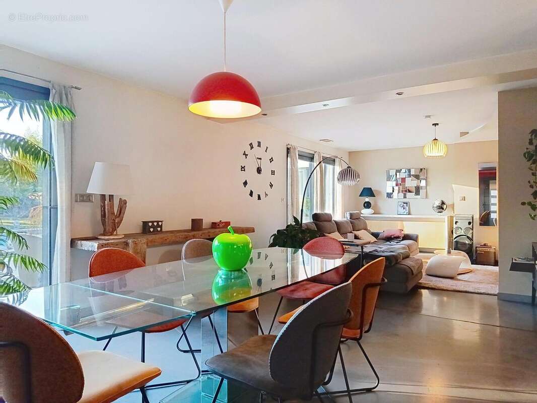 Photo 2 - Maison à PINS-JUSTARET