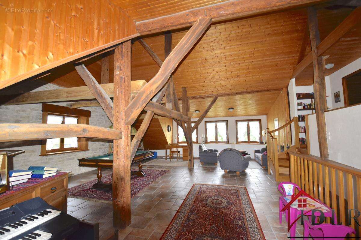 Maison de village rénovée avec joli terrain - photo 11