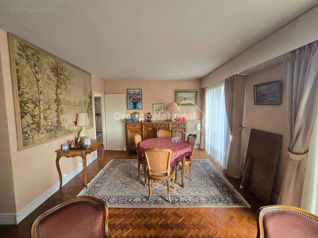 Appartement à VERSAILLES