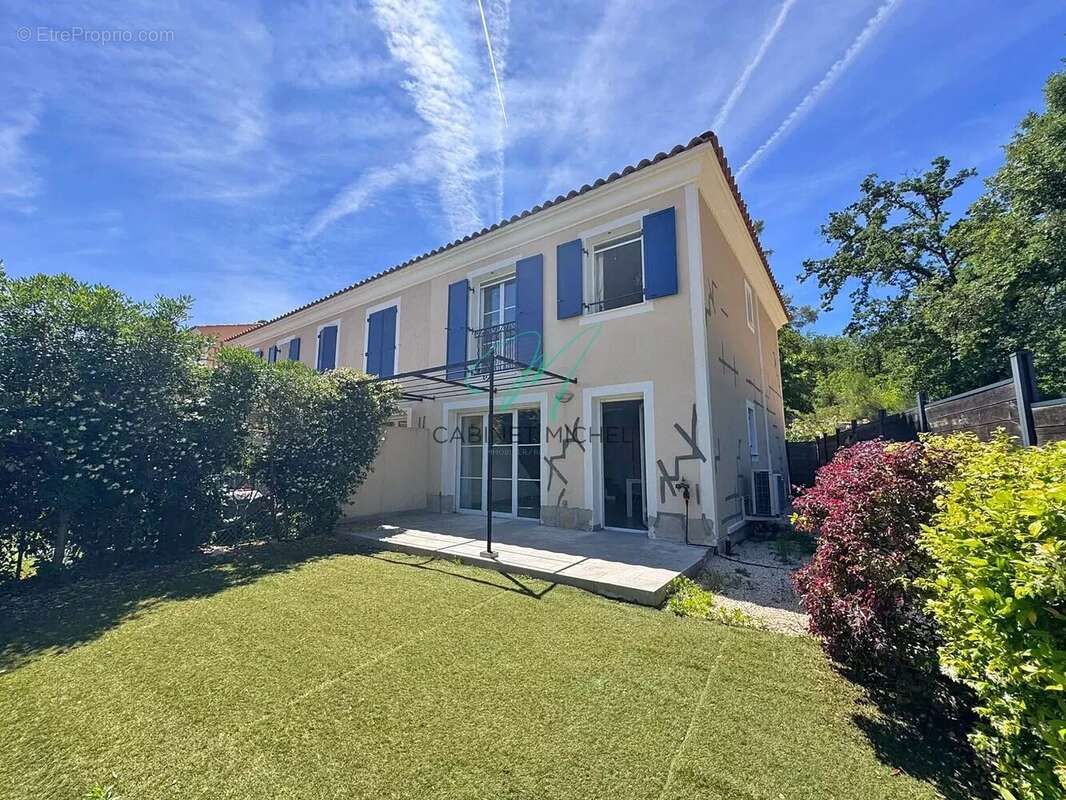 Maison à ROQUEFORT-LES-PINS