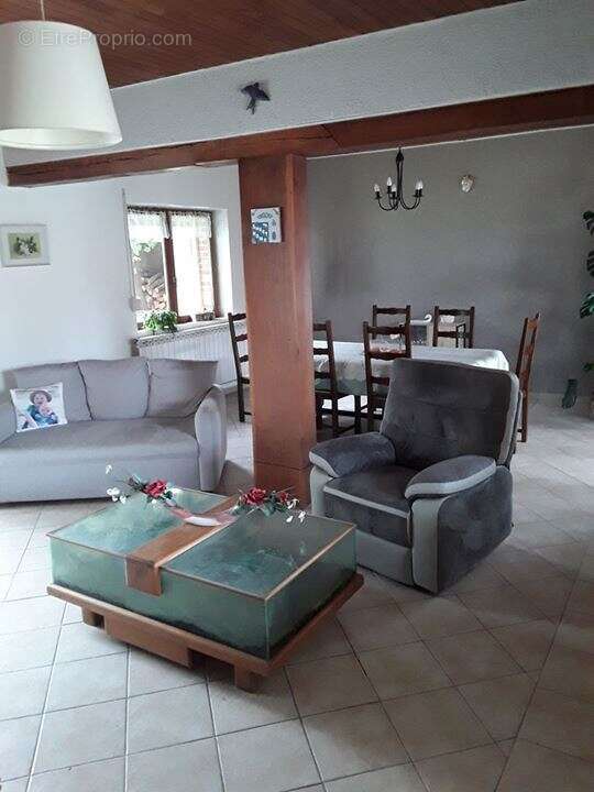 Maison à CROISILLES