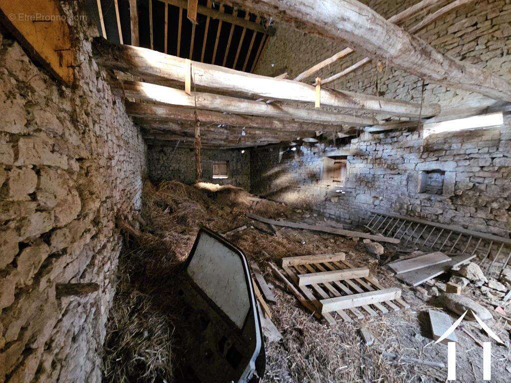 Maison à GISSEY-LE-VIEIL