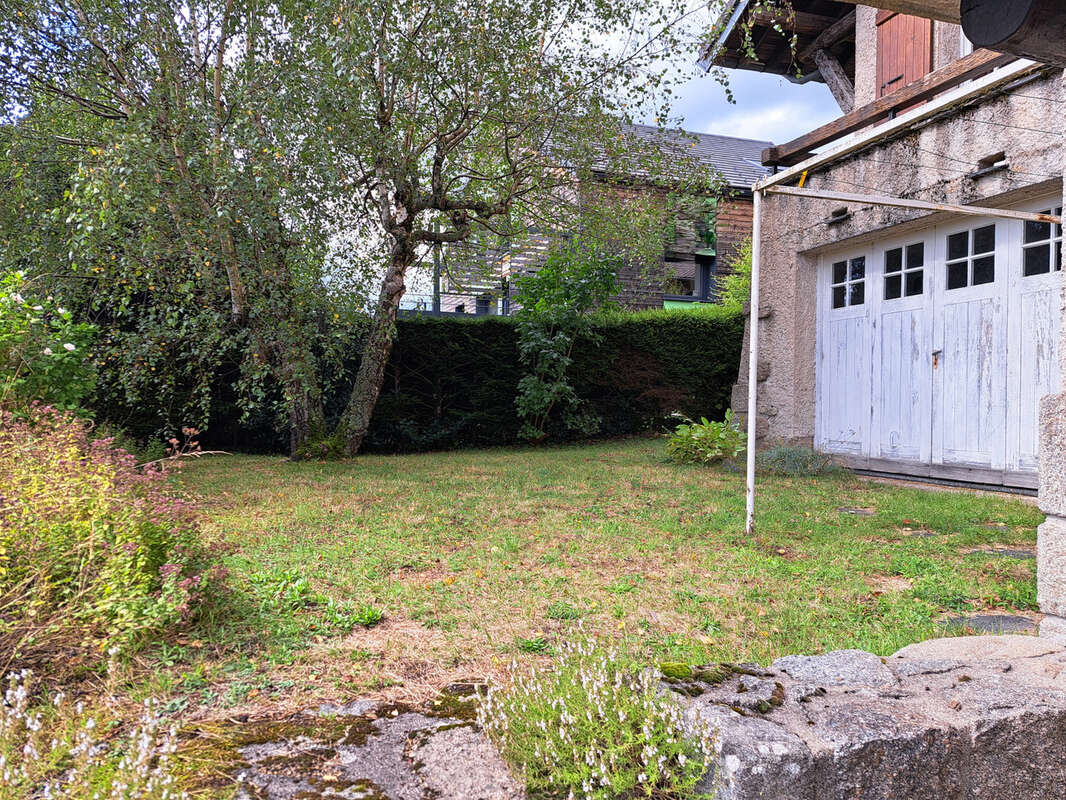 Maison à LE CHAMBON-SUR-LIGNON