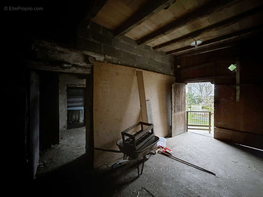 Maison à DOMVALLIER