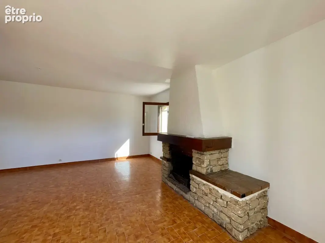 Céreste (04)  Villa de plain-pied 128 m², 4 chambres, garage et terrain 840 m² - photo 5