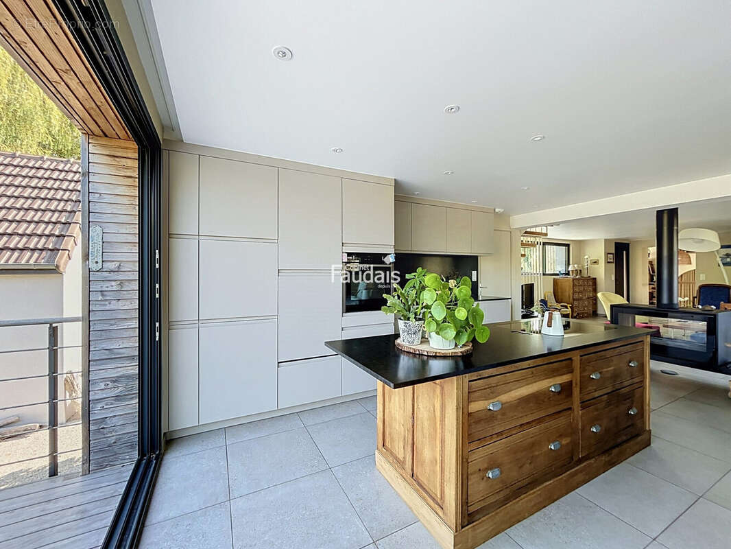 Maison 175 m² à Barneville-Carteret  - photo 8