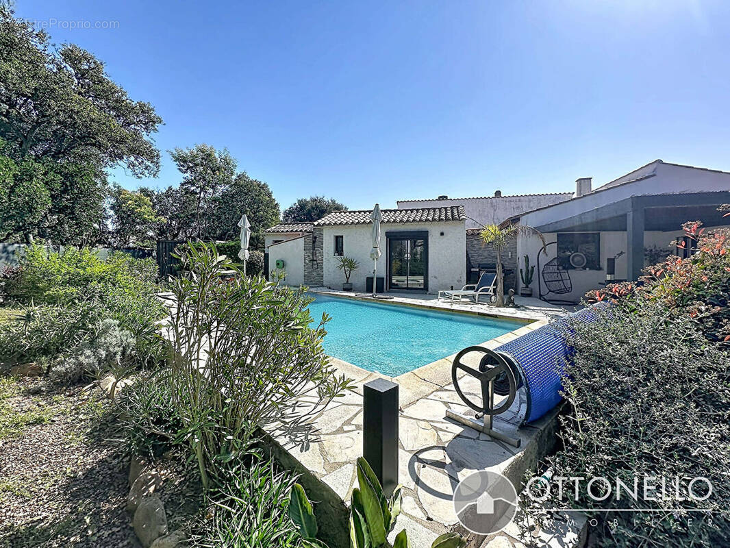 Maison à ROQUEBRUNE-SUR-ARGENS