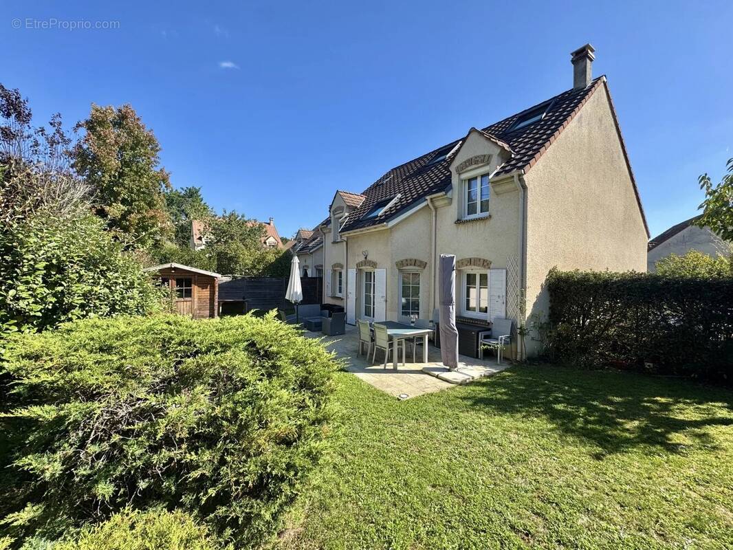 Maison à VERRIERES-LE-BUISSON