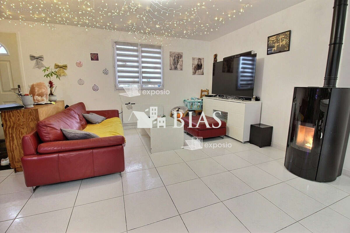 Maison à SAINT-PIERRE-DU-BOSGUERARD