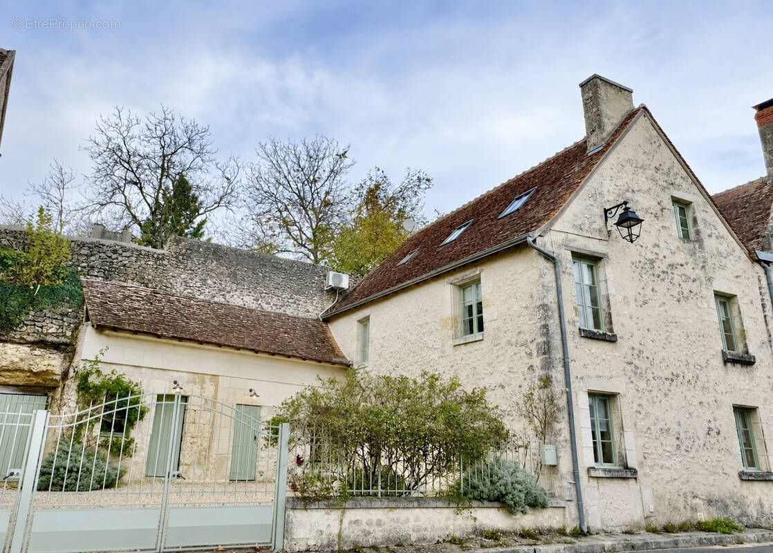Maison à FERRIERE-LARCON