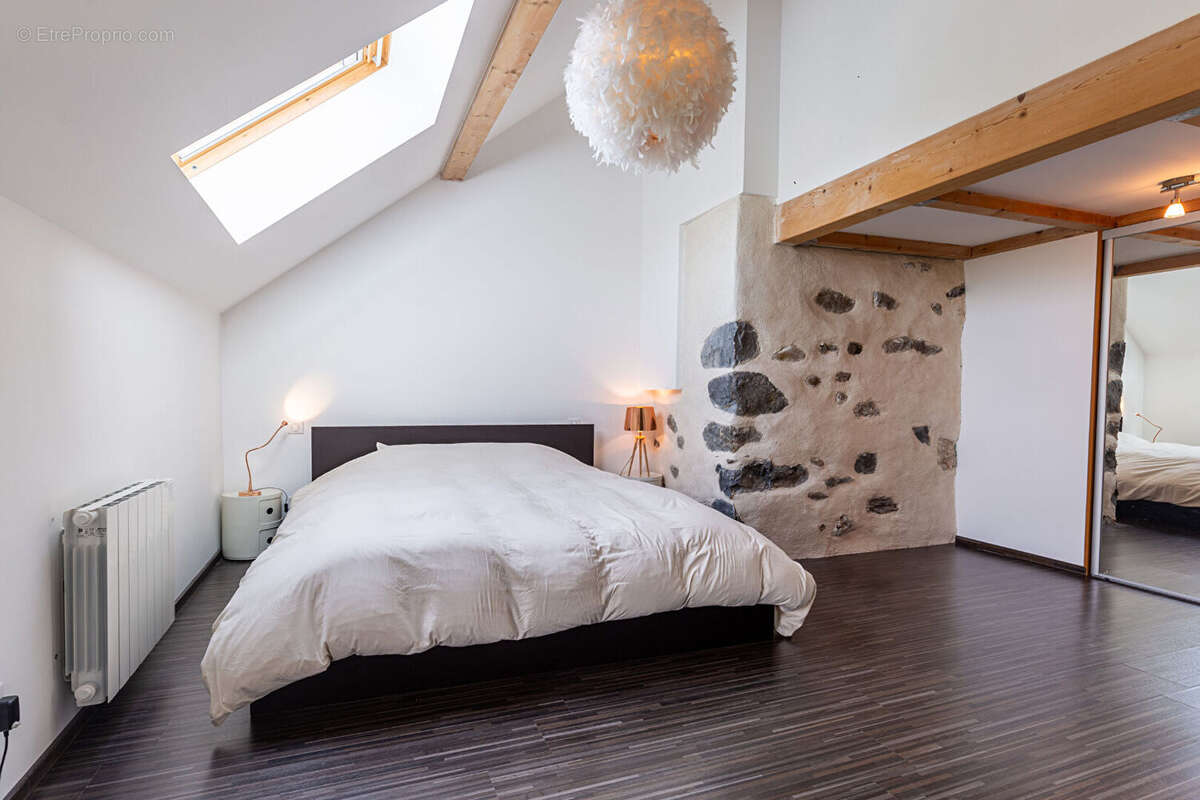 "amarante" - co-exclusivite laforet - mesigny - maison t5 de 161,07 m² - terrain de 394 m² - dpe d - photo 10