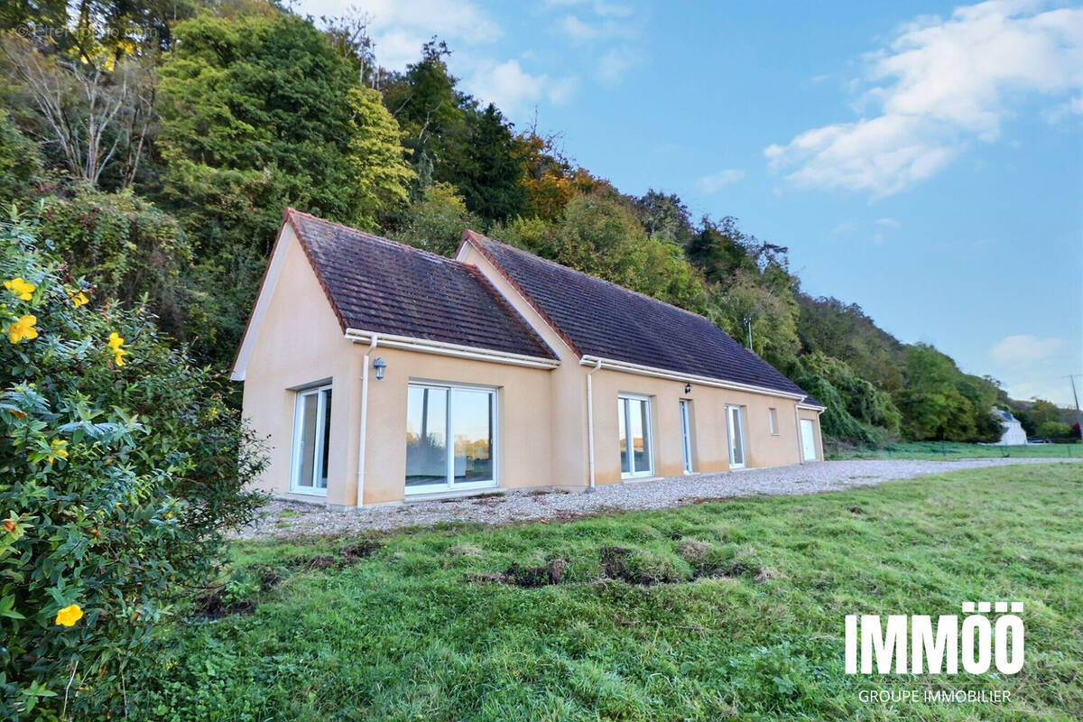 Maison à LE MESNIL-SOUS-JUMIEGES