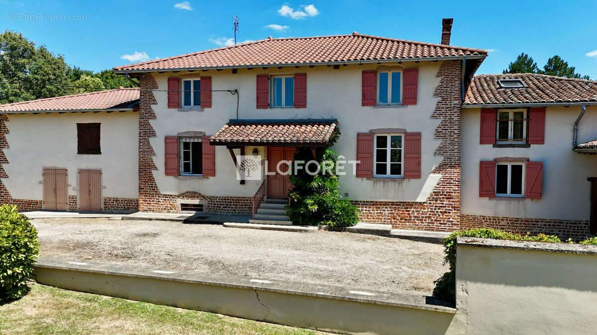 Maison à vendre Saint Julien Sur Veyle 10 pièce(s) 268.03 m2 - photo 3